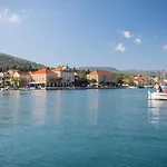 Plenkovic * Stari Grad (Hvar)